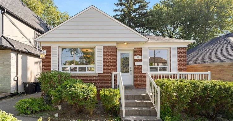 37 Collinson Boulevard, Toronto, ON, M3H 3C1