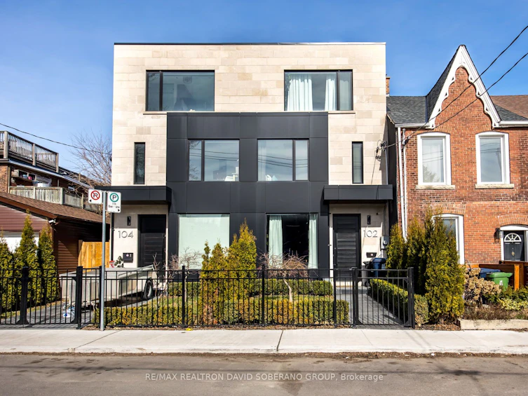 102 Ulster Street, Toronto, ON, M5S 1G1