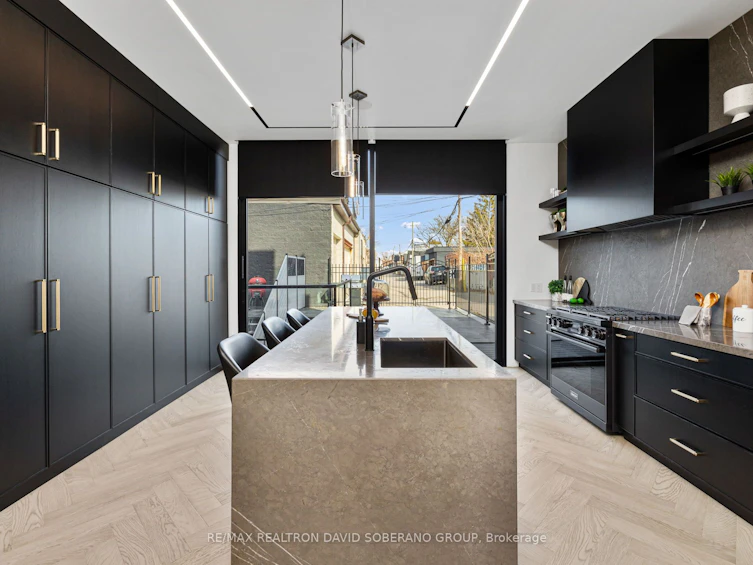 102 Ulster Street, Toronto, ON, M5S 1G1 - 12