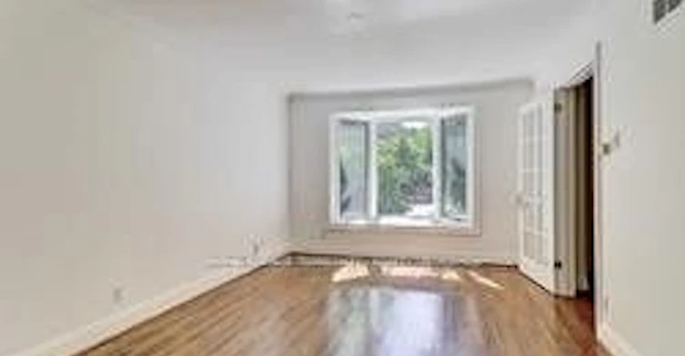 4 Blanchard Road, Toronto, ON, M4N 3L9 - 5