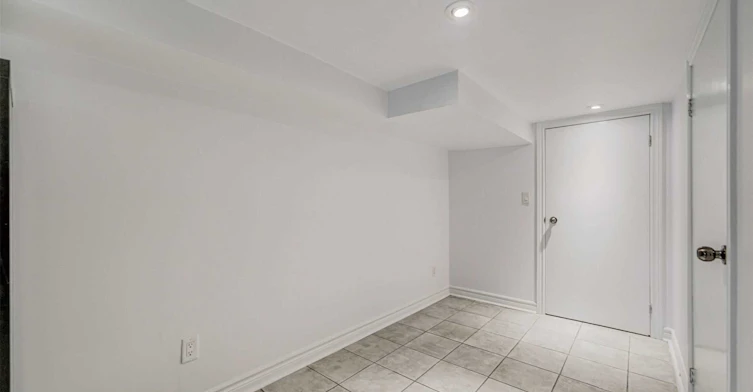 Lower-184 Cedric Avenue, Toronto, ON, M6C 3X8 - 8