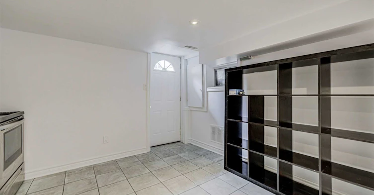 Lower-184 Cedric Avenue, Toronto, ON, M6C 3X8 - 11