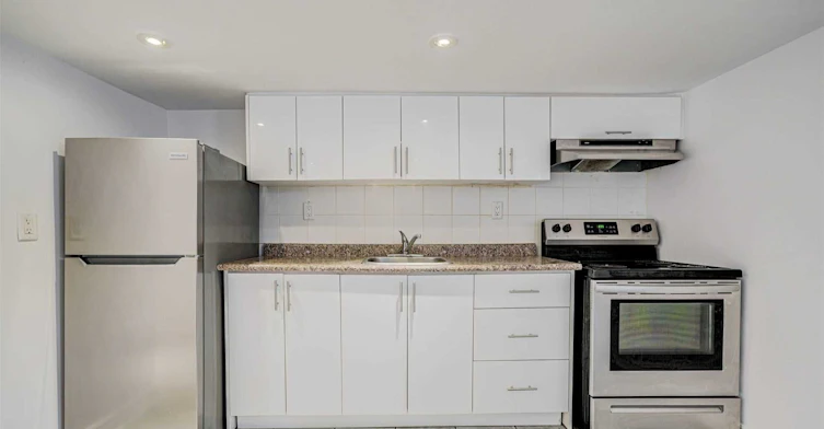 Lower-184 Cedric Avenue, Toronto, ON, M6C 3X8 - 7
