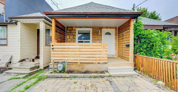 Lower-184 Cedric Avenue, Toronto, ON, M6C 3X8