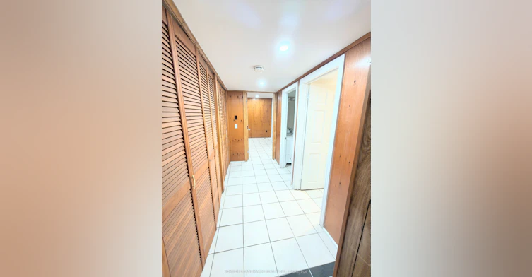 100 Kingslake Road, Toronto, ON, M2J 3E8 - 5