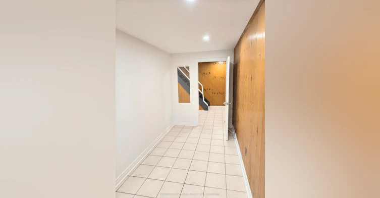 100 Kingslake Road, Toronto, ON, M2J 3E8 - 11