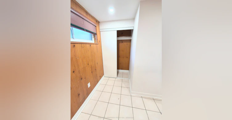 100 Kingslake Road, Toronto, ON, M2J 3E8 - 10