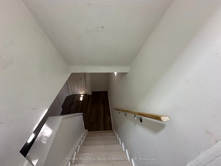 35 Almore Avenue, Toronto, ON, M3H 2G9 - 26