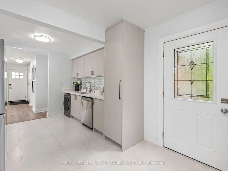 35 Almore Avenue, Toronto, ON, M3H 2G9 - 13