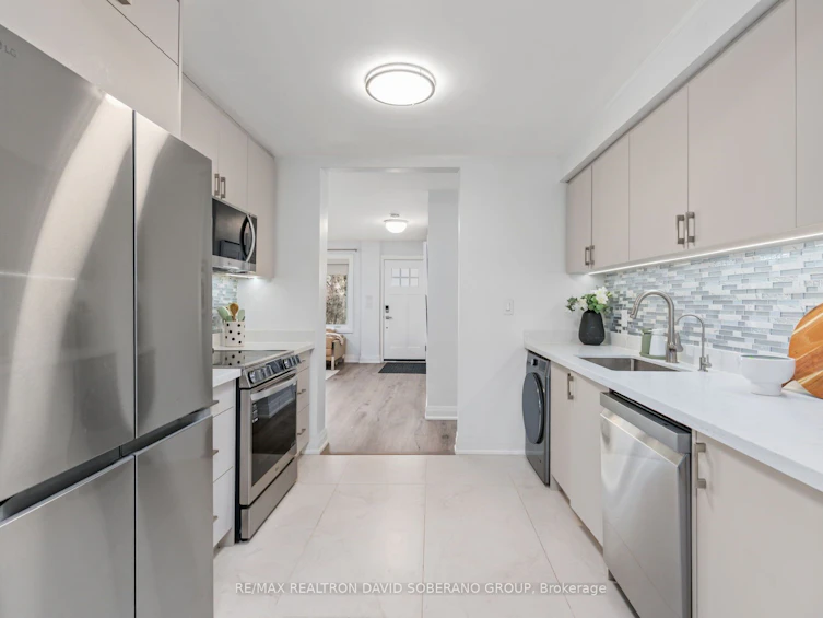 35 Almore Avenue, Toronto, ON, M3H 2G9 - 14