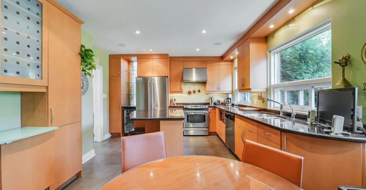 25 Clarendon Avenue, Toronto, ON, M4V 1H8 - 15