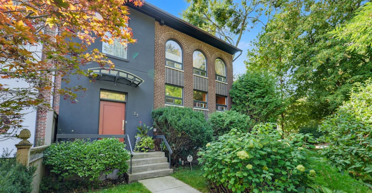 25 Clarendon Avenue, Toronto, ON, M4V 1H8