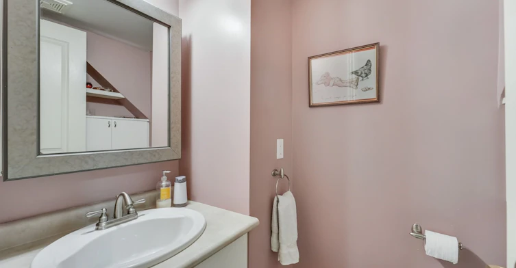 25 Clarendon Avenue, Toronto, ON, M4V 1H8 - 19