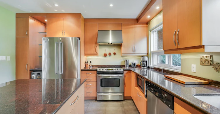 25 Clarendon Avenue, Toronto, ON, M4V 1H8 - 18