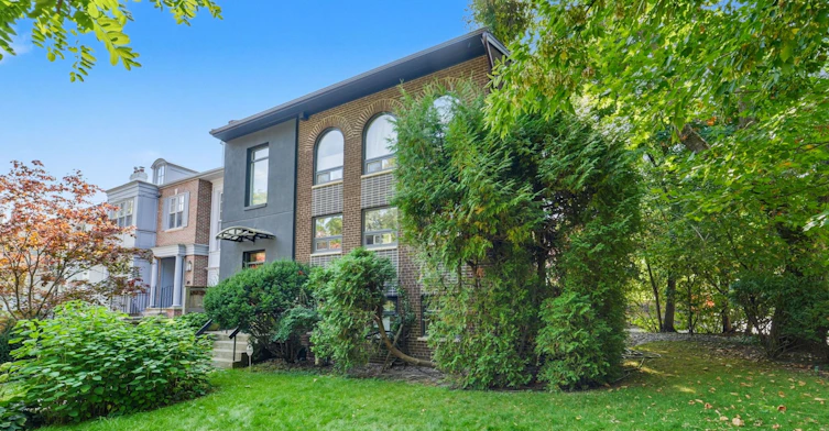 25 Clarendon Avenue, Toronto, ON, M4V 1H8 - 2