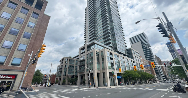 816-1 Bedford Road, Toronto, ON, M5R 2J7