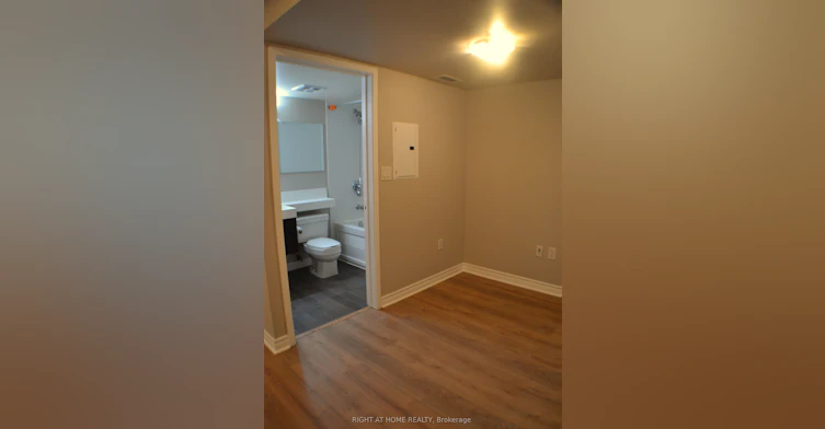 1005-25 Telegram Mews, Toronto, ON, M5V 3Z1 - 23