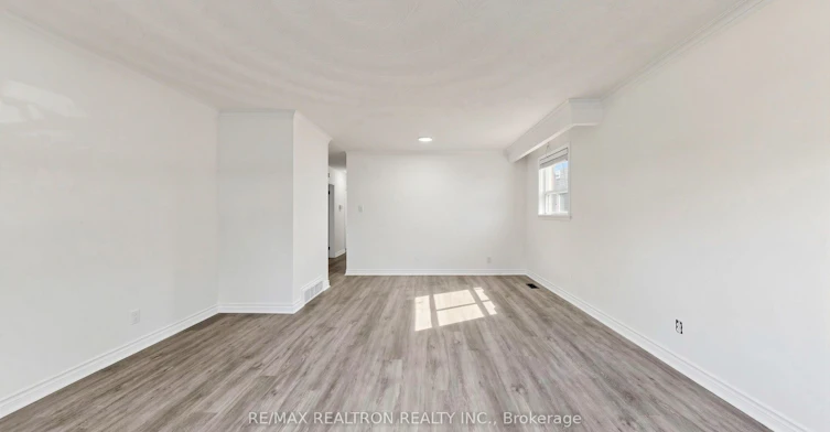 398 Connaught Avenue, Toronto, ON, M2R 2M2 - 13