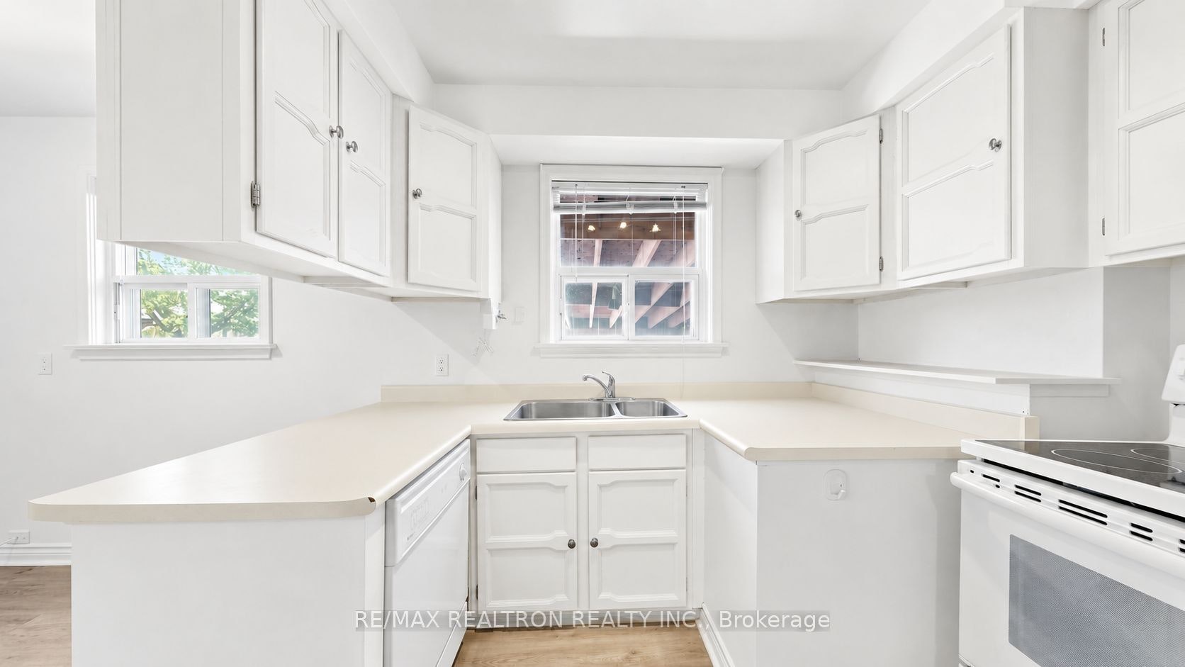 398 Connaught Avenue, Toronto, ON, M2R 2M2 - 3