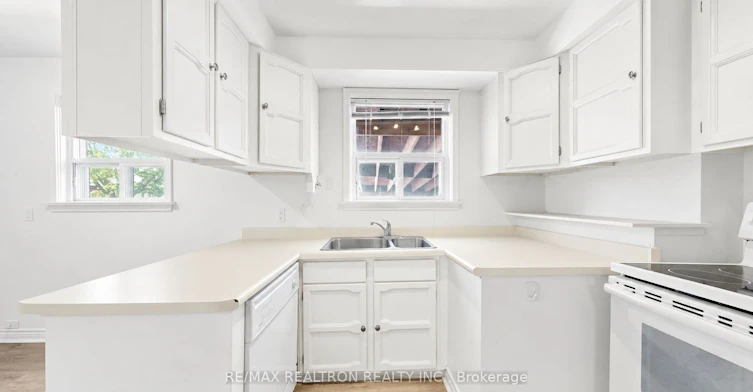 398 Connaught Avenue, Toronto, ON, M2R 2M2 - 3