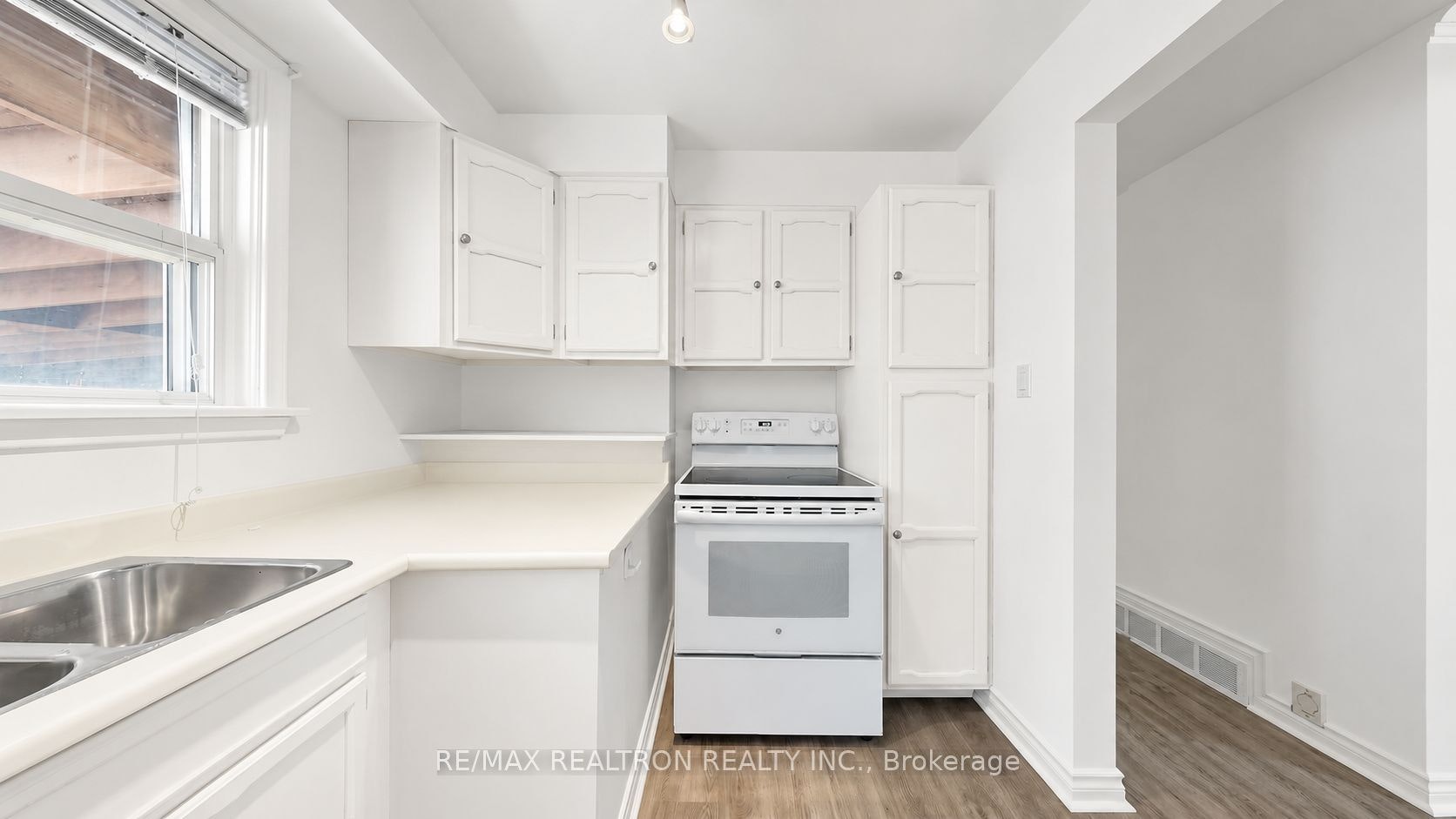 398 Connaught Avenue, Toronto, ON, M2R 2M2 - 5