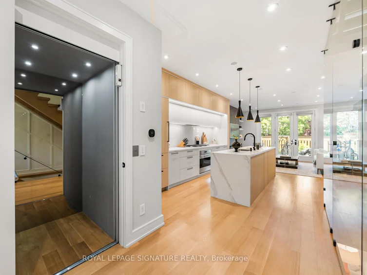 588 Woburn Avenue, Toronto, ON, M5M 1L9 - 7