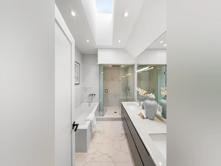 588 Woburn Avenue, Toronto, ON, M5M 1L9 - 26