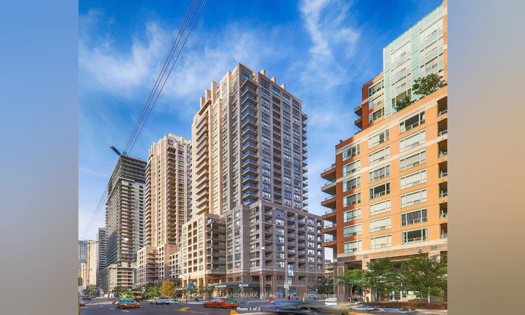 1204-909 Bay Street