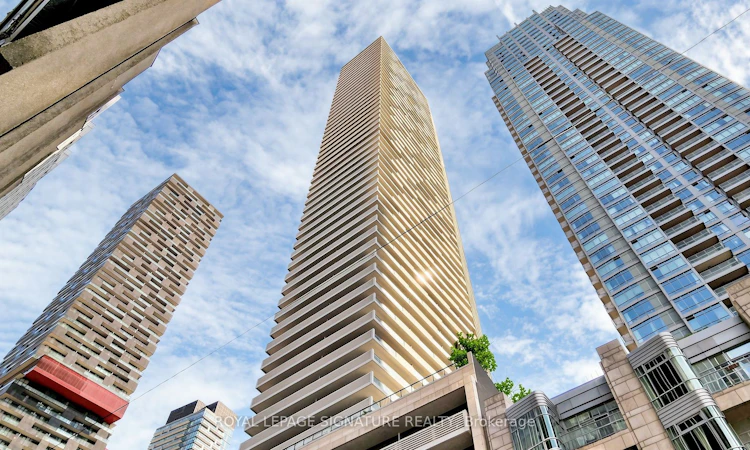 1011-2221 Yonge Street