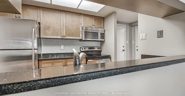 1606-77 Harbour Square, Toronto, ON, M5J 2S2 - 4