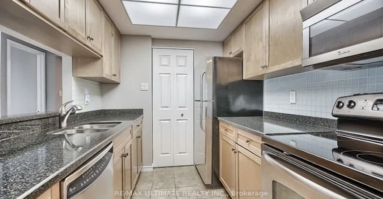 1606-77 Harbour Square, Toronto, ON, M5J 2S2 - 5