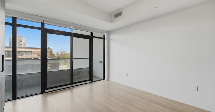 314-181 Sterling Road, Toronto, ON, M6R 2B2 - 6