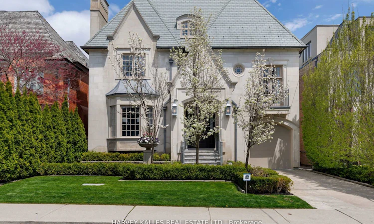 215 Dunvegan Road