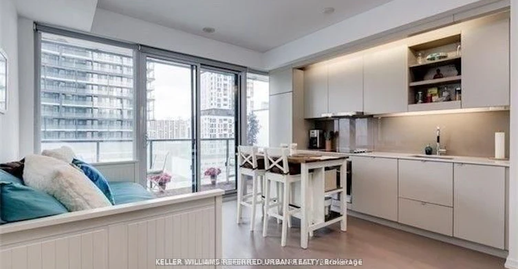 1502-101 Peter Street, Toronto, ON, M5V 2G9 - 4