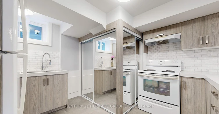 Lower-29 Manadon Drive, Toronto, ON, M2M 1W8 - 7