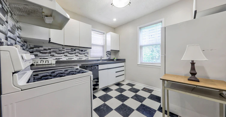 69 Harlandale Avenue, Toronto, ON, M2N 1N9 - 8