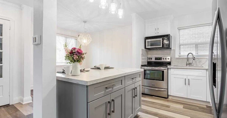 Main-157 Viewmount Avenue, Toronto, ON, M6B 1T5 - 14