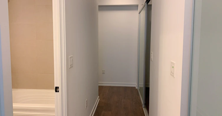 910-426 University Avenue, Toronto, ON, M5G 1S9 - 11