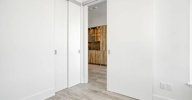 5806-11 Yorkville Avenue, Toronto, ON, M4W 1L2 - 18
