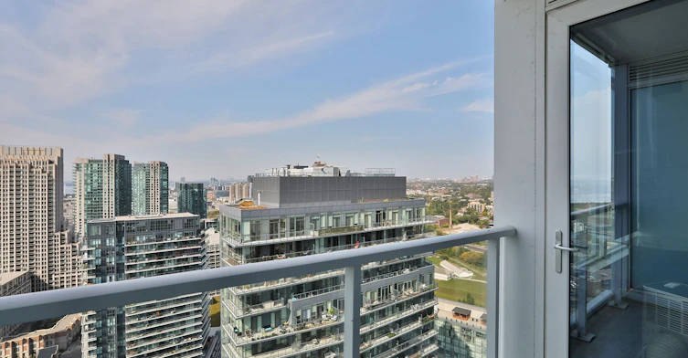3715-19 Bathurst Street, Toronto, ON, M5V 0R9 - 19