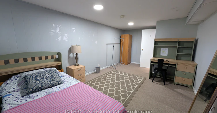 Room 2-56 Caracas Road, Toronto, ON, M2K 1B1 - 4
