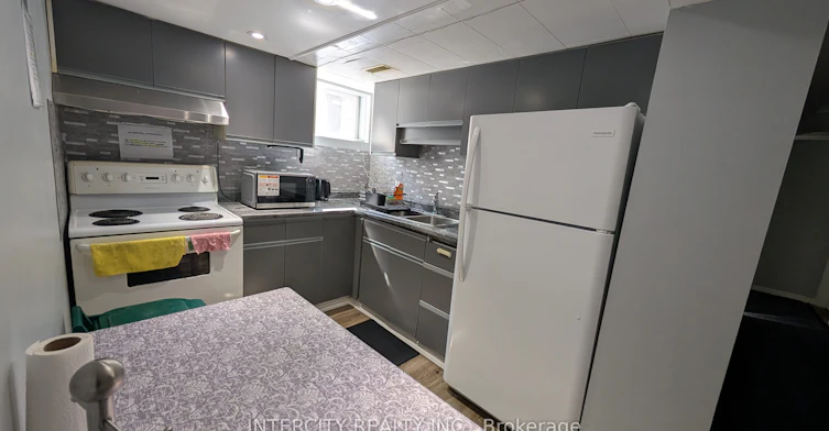 Room 2-56 Caracas Road, Toronto, ON, M2K 1B1