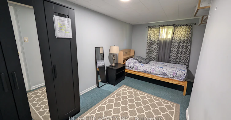 Room 3-56 Caracas Road, Toronto, ON, M2K 1B1 - 2
