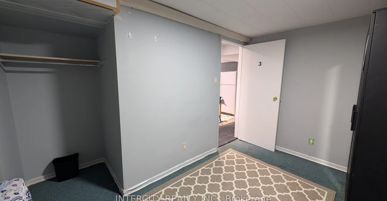 Room 3-56 Caracas Road, Toronto, ON, M2K 1B1 - 3