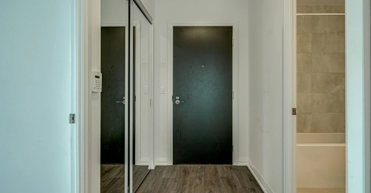 321-101 Erskine Avenue, Toronto, ON, M4P 0C5 - 13