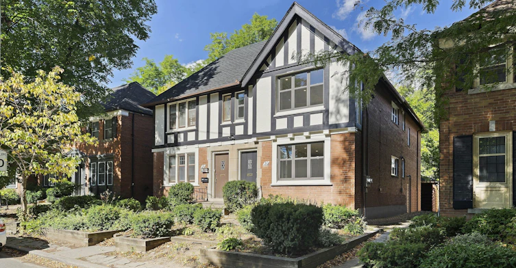 Main-28 Strathgowan Avenue, Toronto, ON, M4N 1B9