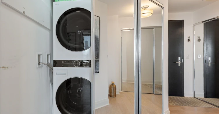 2704-65 St. Mary Street, Toronto, ON, M5S 0A6 - 27