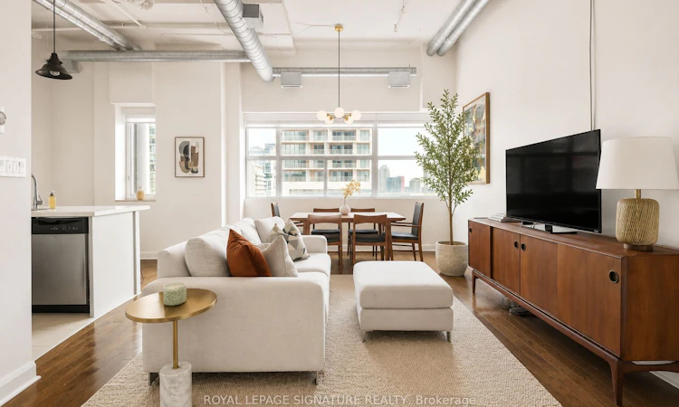 513-700 King Street W
