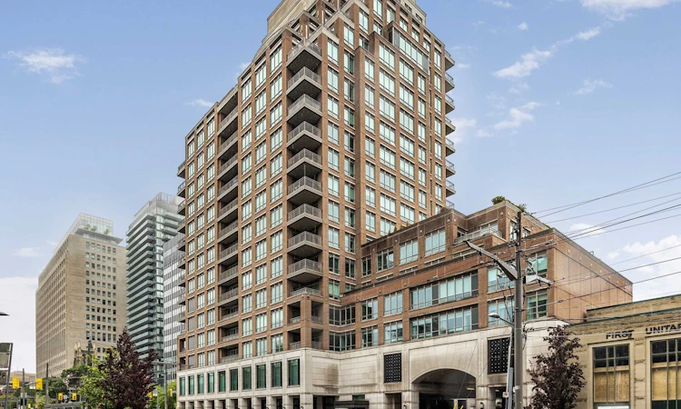 1204-155 St Clair Avenue W