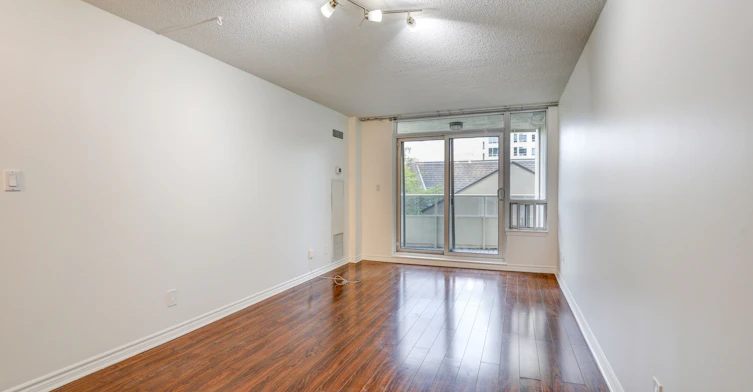 202-1 Rean Drive, Toronto, ON, M2K 3C1 - 2